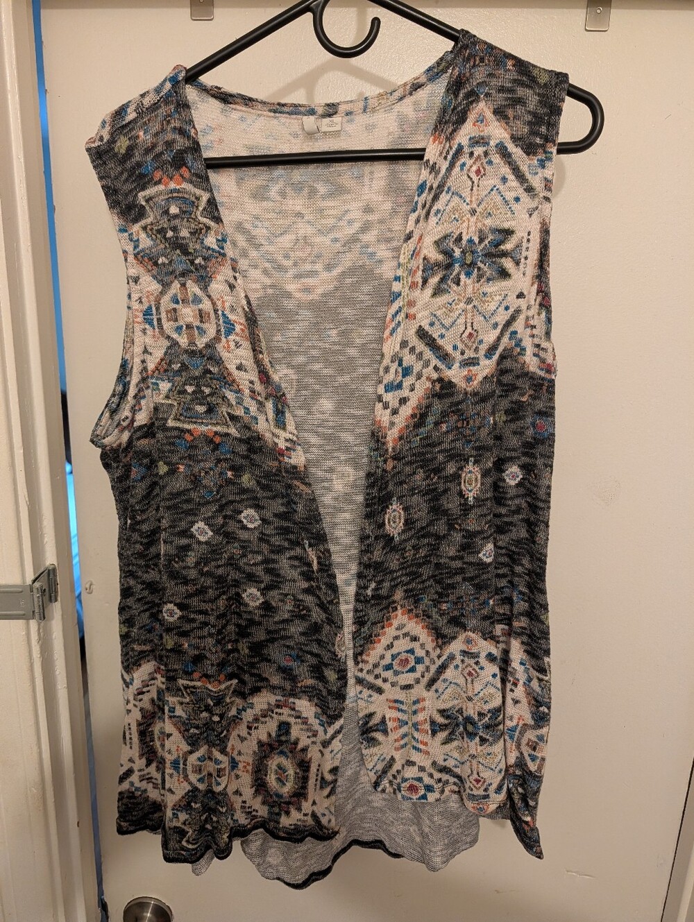 Open Front Aztec Print Sleeveless Cardigan - Black & Cream XL